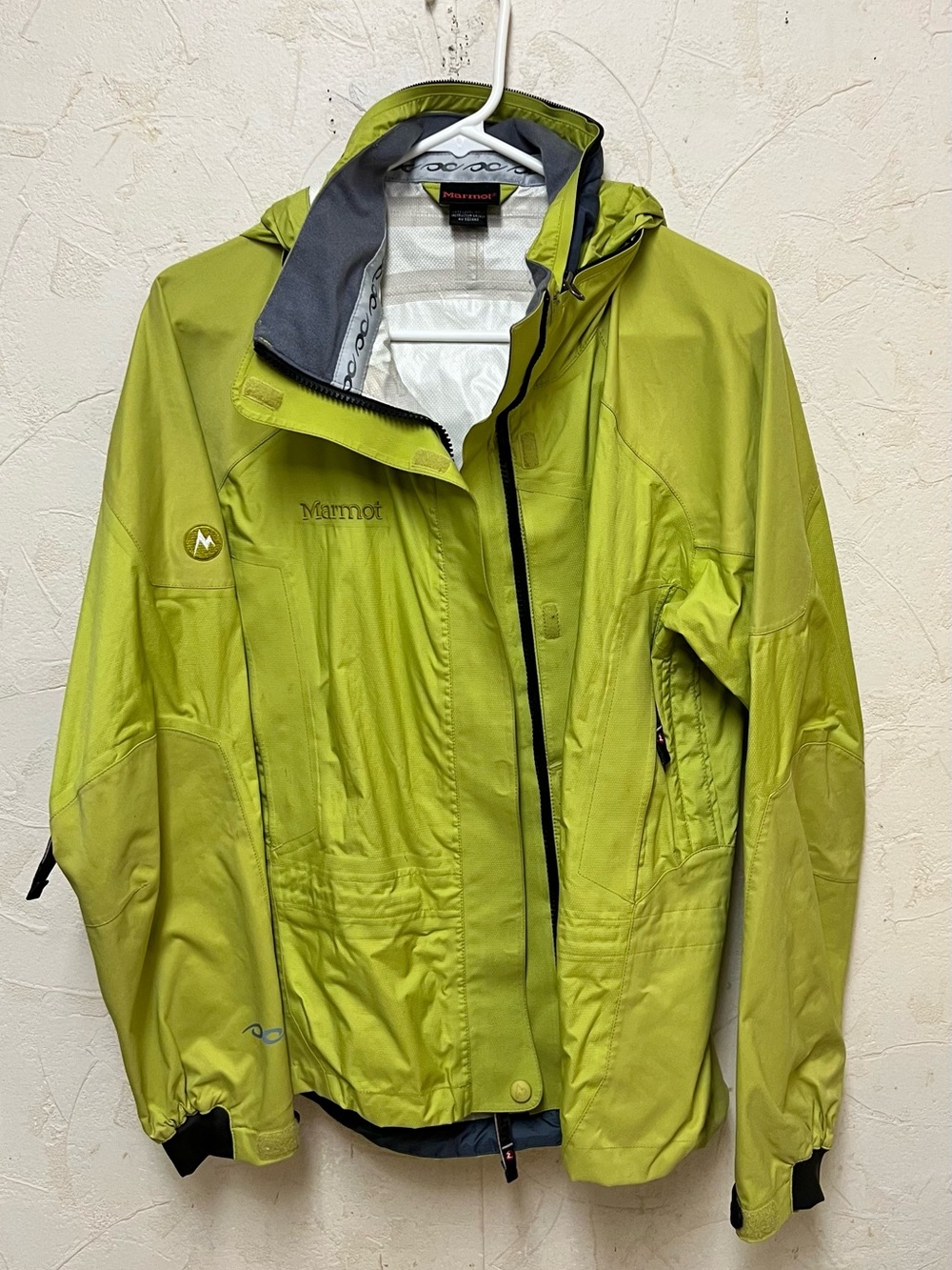 Marmot Women’s  Lightweight Hooded Rain Jacket Windbreaker Green Sz S